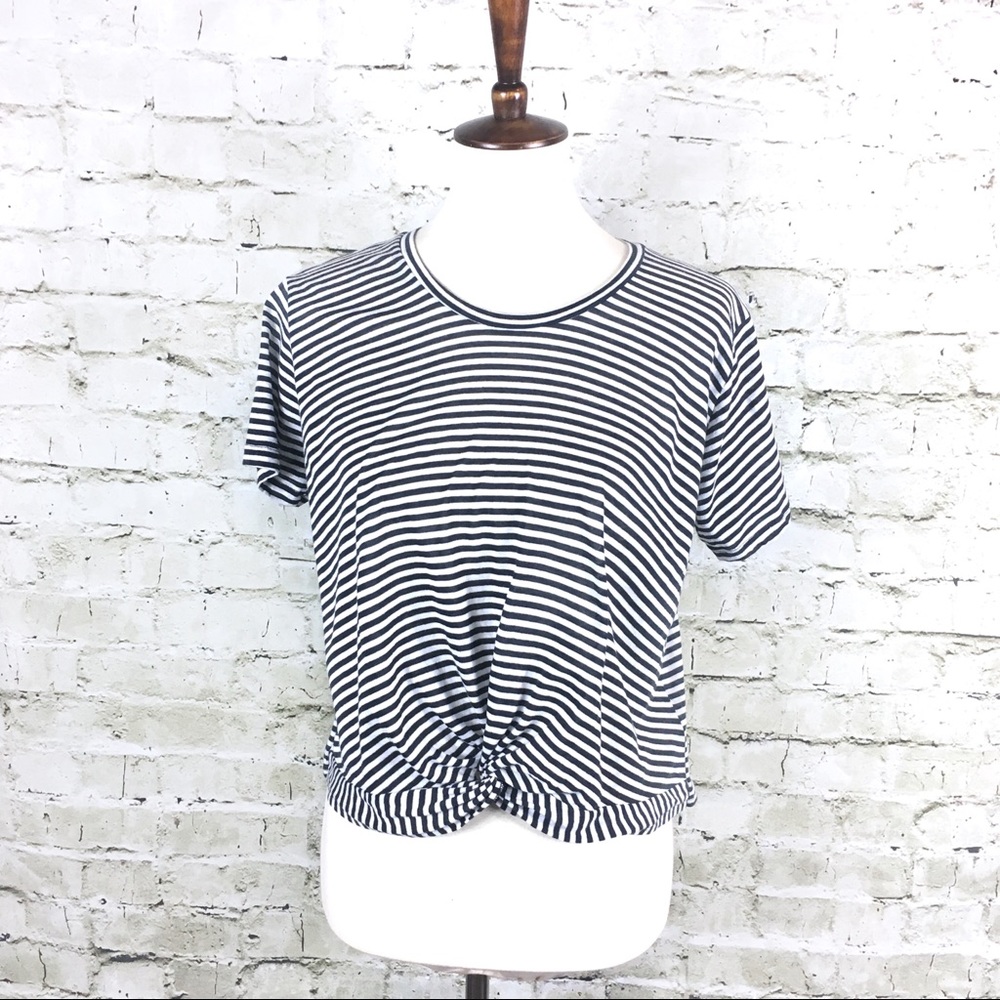 Me to We Cropped Striped Twist Top (Size L)